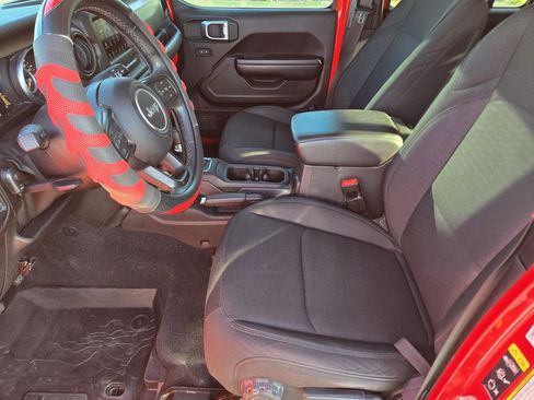 Used 2020 Jeep Gladiator Sport w/ Quick Order Package 24S image 13