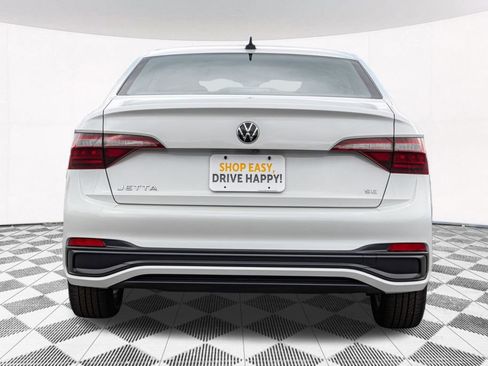 Used 2023 Volkswagen Jetta SE w/ Panoramic Sunroof Package FWD image 9
