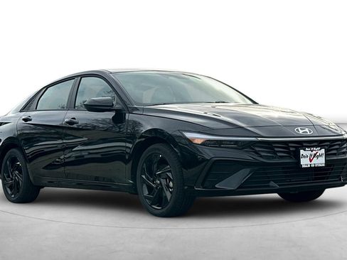 Used 2026 Hyundai Elantra Sport FWD image 11