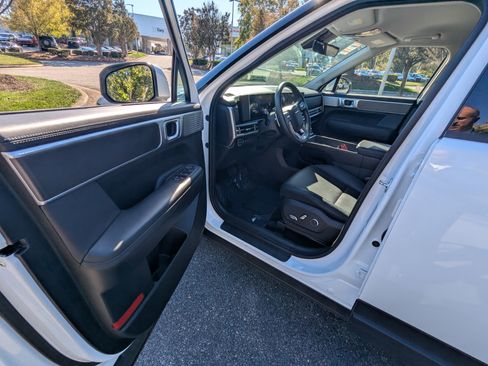 Used 2025 Hyundai Santa Fe SEL image 8