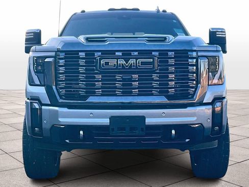 Used 2024 GMC Sierra 2500 Denali Ultimate image 3