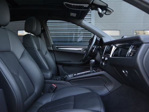 Certified 2026 Porsche Macan AWD/4WD image 25