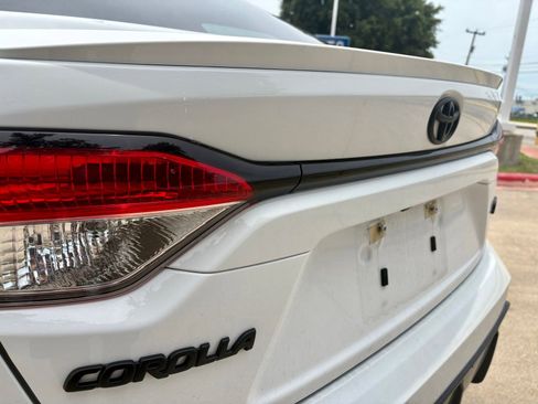 Used 2025 Toyota Corolla SE FWD image 3