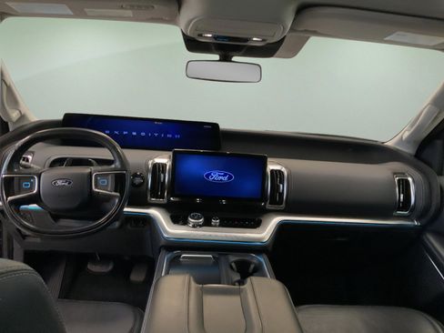 Used 2025 Ford Expedition Max Platinum AWD/4WD image 21