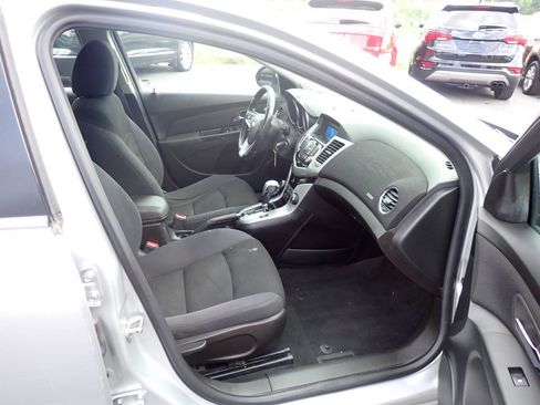 Used 2013 Chevrolet Cruze LT FWD image 9