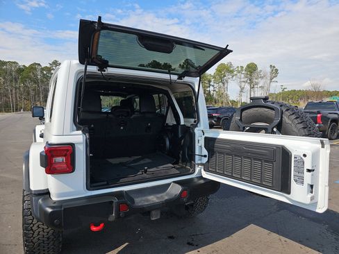 Used 2021 Jeep Wrangler Unlimited Rubicon w/ Xtreme Recon 35" Tire Package image 14