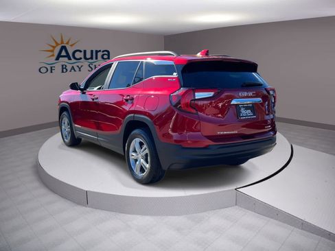 Used 2023 GMC Terrain SLE w/ Driver Convenience Package image 3