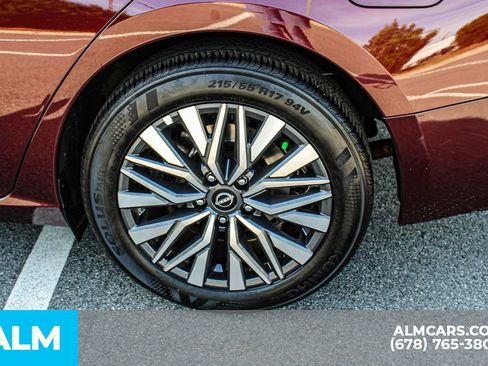 Used 2025 Nissan Altima 2.5 SV FWD image 15