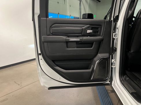 Used 2023 RAM 2500 Limited image 30