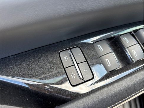 Used 2022 Cadillac Escalade Luxury RWD image 25