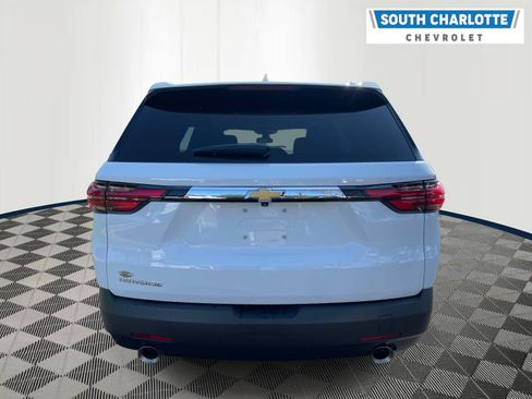 Used 2023 Chevrolet Traverse LS FWD image 5