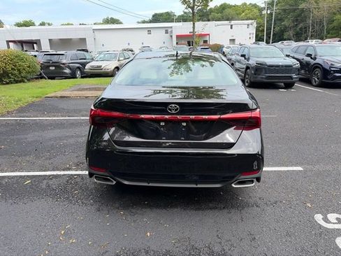 Used 2019 Toyota Avalon XLE w/ Moonroof Package FWD image 5