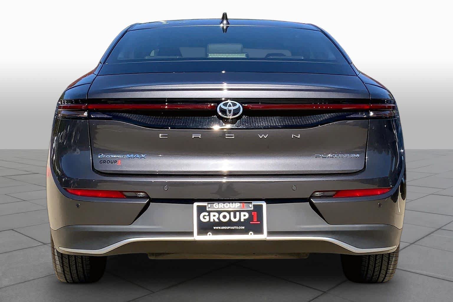 Used 2024 Toyota Crown Platinum AWD/4WD image 5