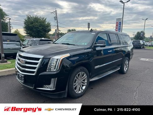 Used 2016 Cadillac Escalade ESV 2WD image 3