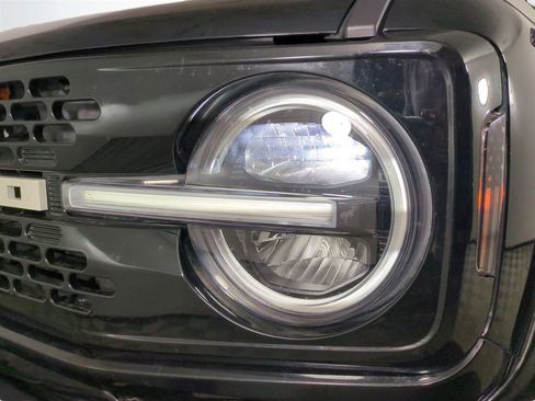 Used 2022 Ford Bronco Badlands image 10