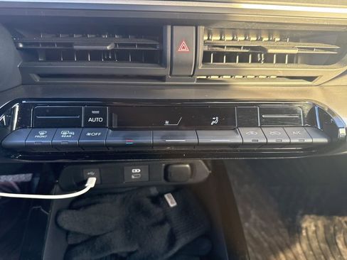 Used 2024 Toyota Prius LE image 13