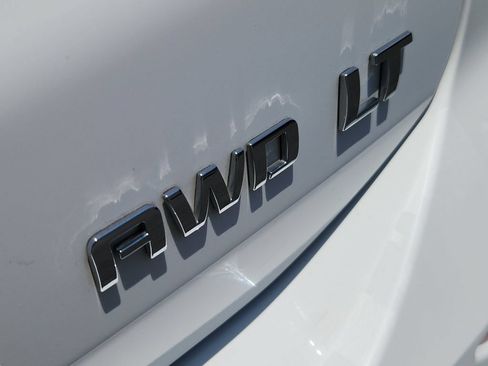 Used 2024 Chevrolet Equinox LT AWD/4WD image 13