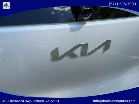 Used 2022 Kia Niro EX w/ Cold Weather Package FWD image 11