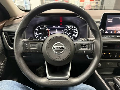 Used 2021 Nissan Rogue S AWD/4WD image 11