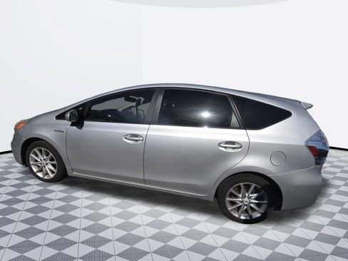 Used 2012 Toyota Prius V Five FWD image 3