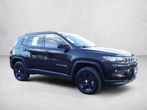 Used 2023 Jeep Compass Latitude AWD/4WD image 5
