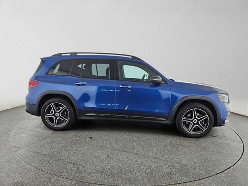 Used 2024 Mercedes-Benz GLB 250 image 2