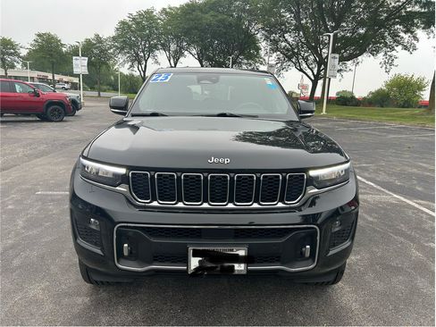 Used 2023 Jeep Grand Cherokee Overland w/ Luxury Tech Group IV AWD/4WD image 2