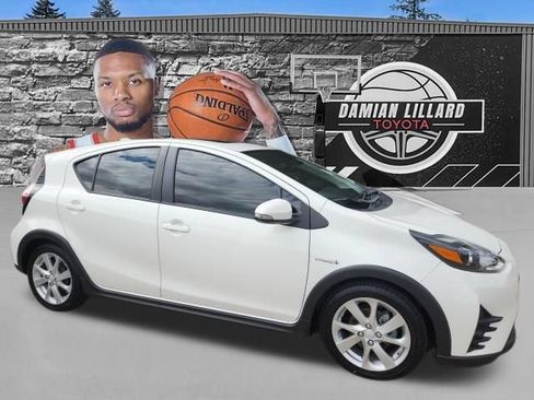Used 2018 Toyota Prius C Four FWD image 1
