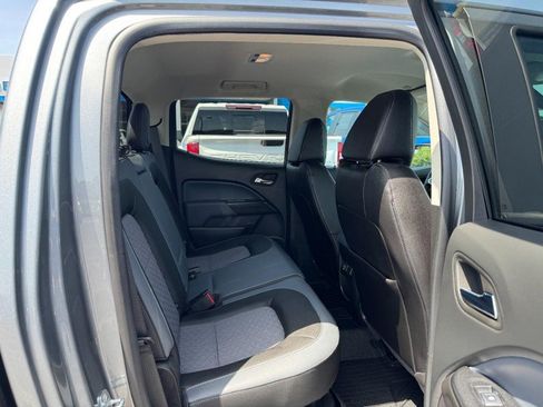 Used 2022 Chevrolet Colorado Z71 AWD/4WD image 10