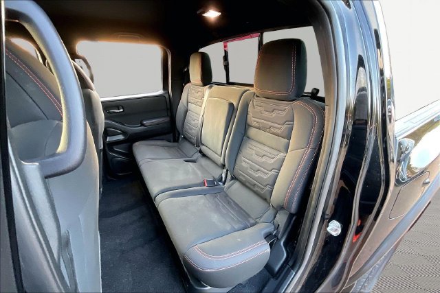 Used 2024 Nissan Frontier PRO-4X w/ Technology Package AWD/4WD image 16