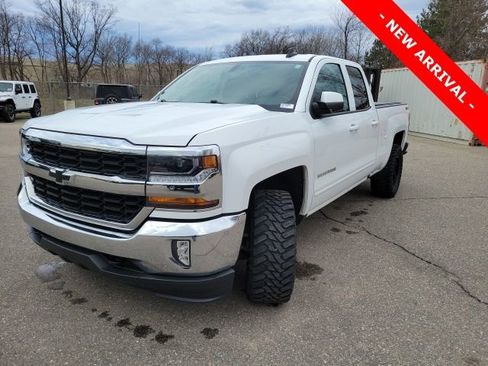 Used 2018 Chevrolet Silverado 1500 LT w/ All Star Edition image 7