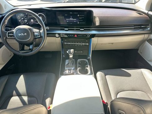 Used 2024 Kia Carnival SX Prestige image 11