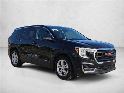 Certified 2024 GMC Terrain SLE FWD image 3
