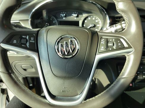 Used 2022 Buick Encore Preferred image 5