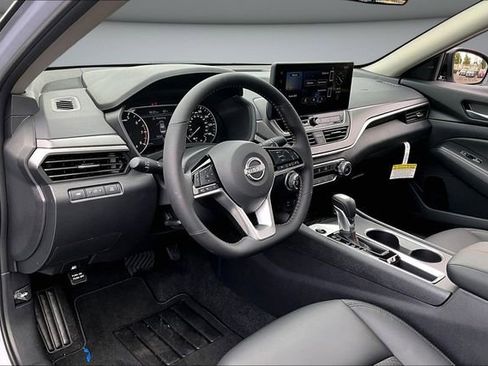 New 2026 Nissan Altima 2.5 SR FWD image 7