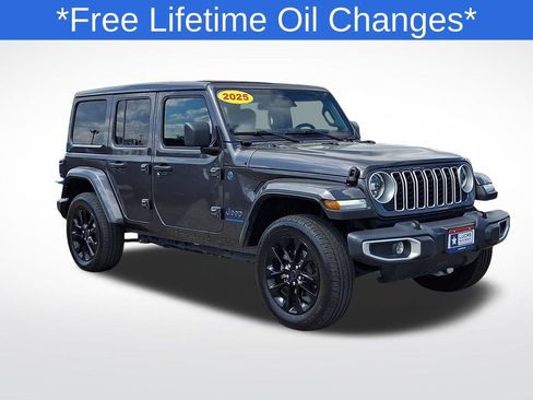 Used 2025 Jeep Wrangler Unlimited Sahara w/ Safety Group AWD/4WD image 1