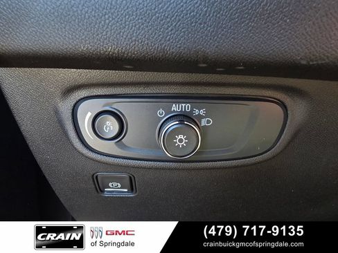 Used 2024 GMC Terrain SLE w/ Driver Convenience Package FWD image 13