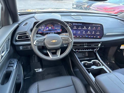 New 2026 Chevrolet Traverse LT w/ Enhanced Driving Package image 9