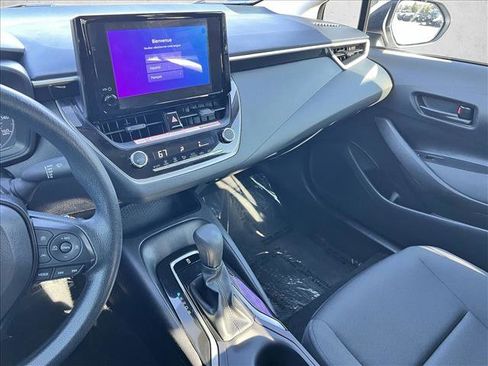 Certified 2025 Toyota Corolla LE image 15