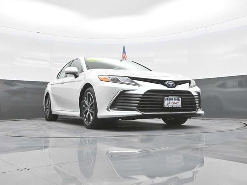 Used 2024 Toyota Camry XLE w/ Navigation Package FWD image 35