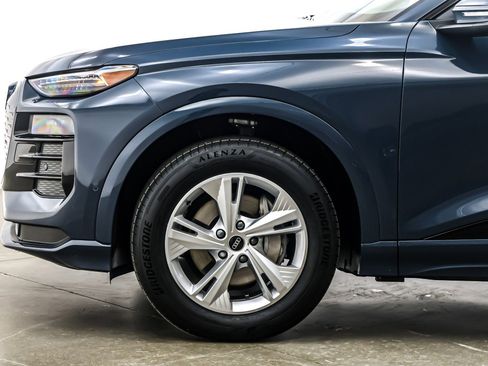 Used 2025 Audi Q6 e-tron Premium Plus w/ Premium Plus image 11