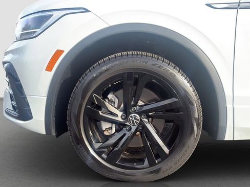 Used 2024 Volkswagen Tiguan SE R-Line image 19