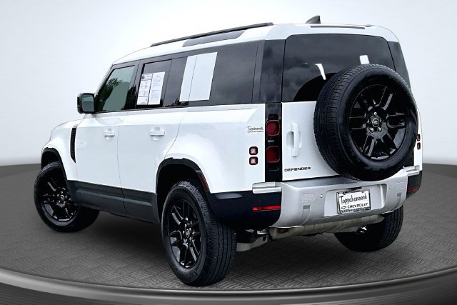 Used 2025 Land Rover Defender 110 S AWD/4WD image 4