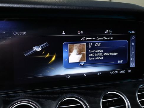 Used 2020 Mercedes-Benz E 350 4MATIC Sedan w/ Parking Assistance Package image 32