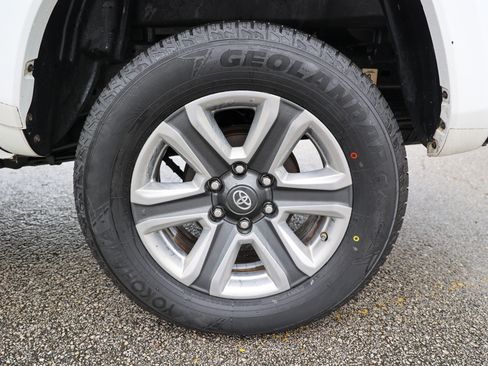 Used 2019 Toyota Tacoma Limited AWD/4WD image 26