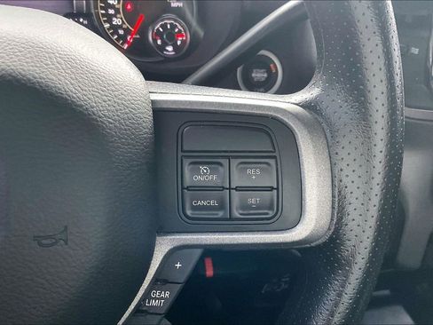Used 2022 RAM 3500 Tradesman w/ Chrome Appearance Group AWD/4WD image 19