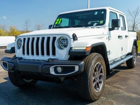 Used 2021 Jeep Gladiator Overland w/ Uconnect 4C Nav & Sound Group AWD/4WD image 2