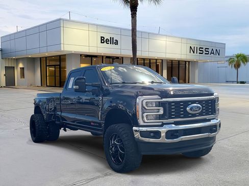 Used 2023 Ford F350 Lariat w/ Lariat Ultimate Package image 3