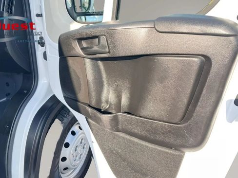 Used 2021 RAM ProMaster 2500 w/ Convenience Group FWD image 11