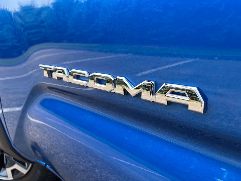 Used 2018 Toyota Tacoma TRD Off-Road AWD/4WD image 51